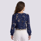 Une chemise fleurie au charme naturel et raffiné